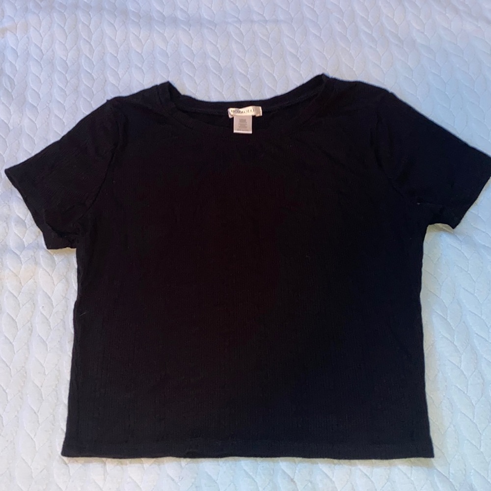 Bozzolo brand black ribbed crop top size L